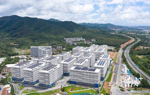 珠海正大力推进5.0产业新空间建设。图为大湾区智造产业园D区。南方+记者 关铭荣 摄 