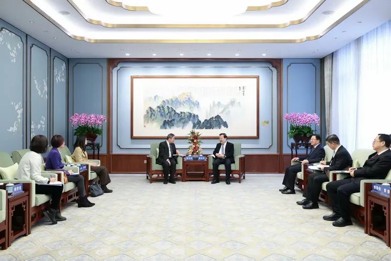 夏宝龙会见香港证监会主席黄天祐、行政总裁梁凤仪一行