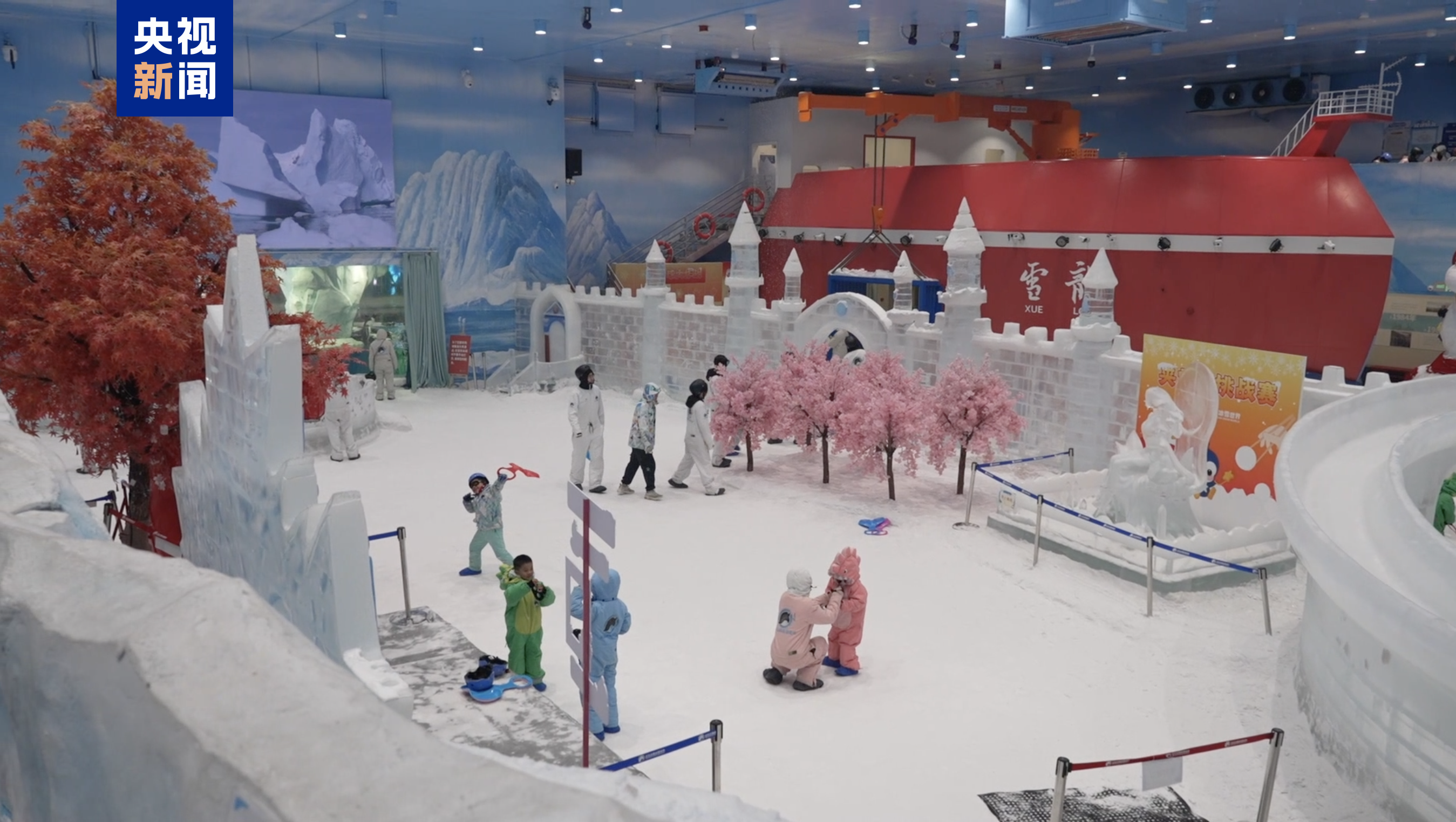 当冰雪大世界在吸引全世界的游客打卡，大湾区的“热雪奇迹”同样璀璨。