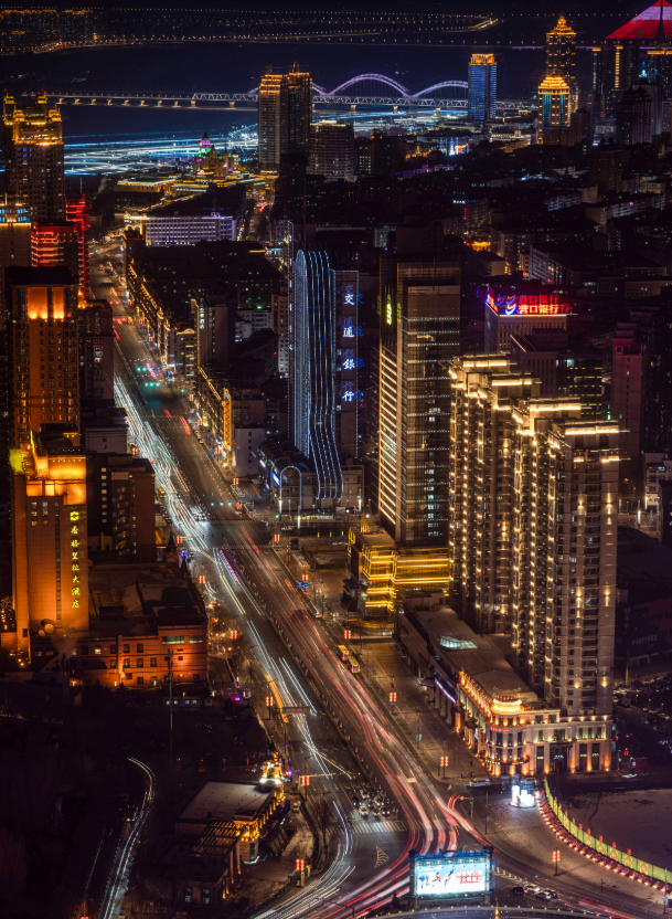 办赛期间的哈尔滨夜景。新华社发