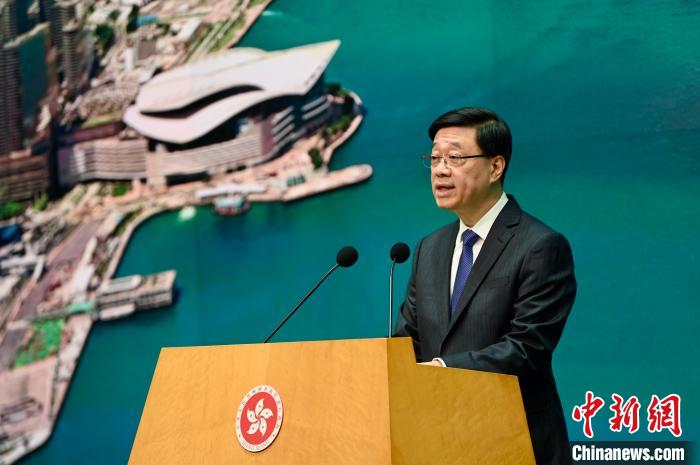 5月27日，香港特区行政长官李家超出席行政会议前会见媒体。中新社记者李志华摄