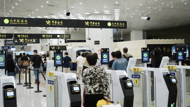 琴澳口岸查验单位由“隔桥相望”变为了“并肩作业”。