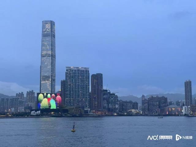 香港完善的生活和商业基建对人才有显著的吸引力。