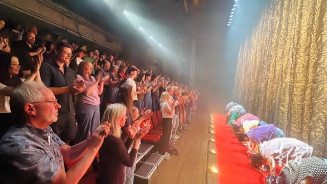 8月19日至26日，广东现代舞团应诺德宗艺术节（Noorderzon Festival）邀请，赴荷兰格罗宁根演出作品《燃烧：在漫舞中前行》。