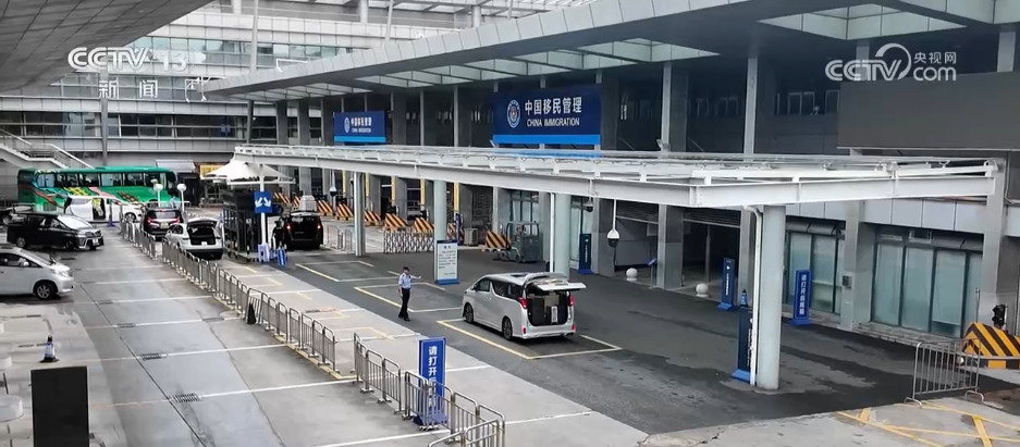 毗邻港澳的口岸通关流量明显增多。