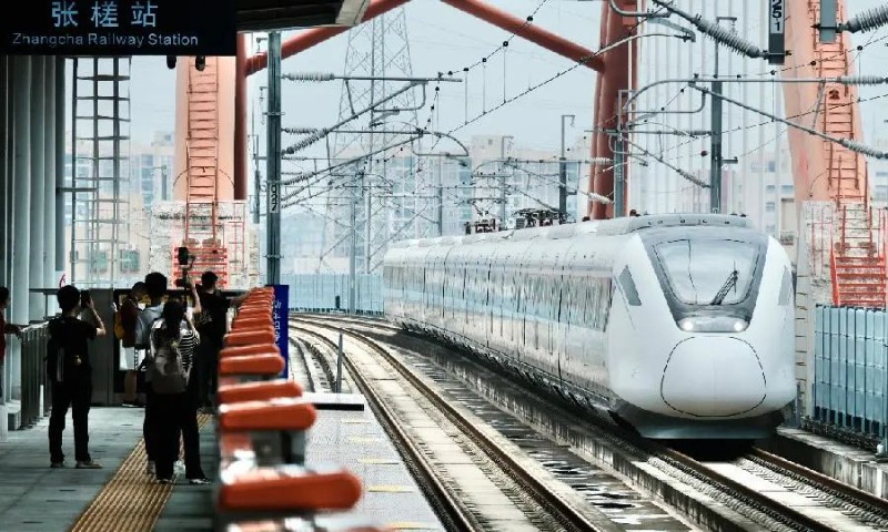 广肇城际列车。