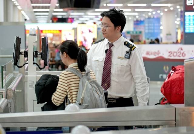 广深港高铁上半年跨境客流超1600万人次 广深港高铁上半年跨境客流超1600万人次