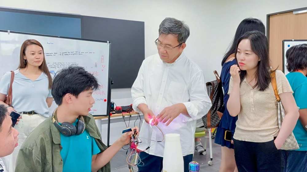 对话李泽湘全纪录:大湾区以超级生态打造科创高地 对话李泽湘全纪录:大湾区以超级生态打造科创高地
