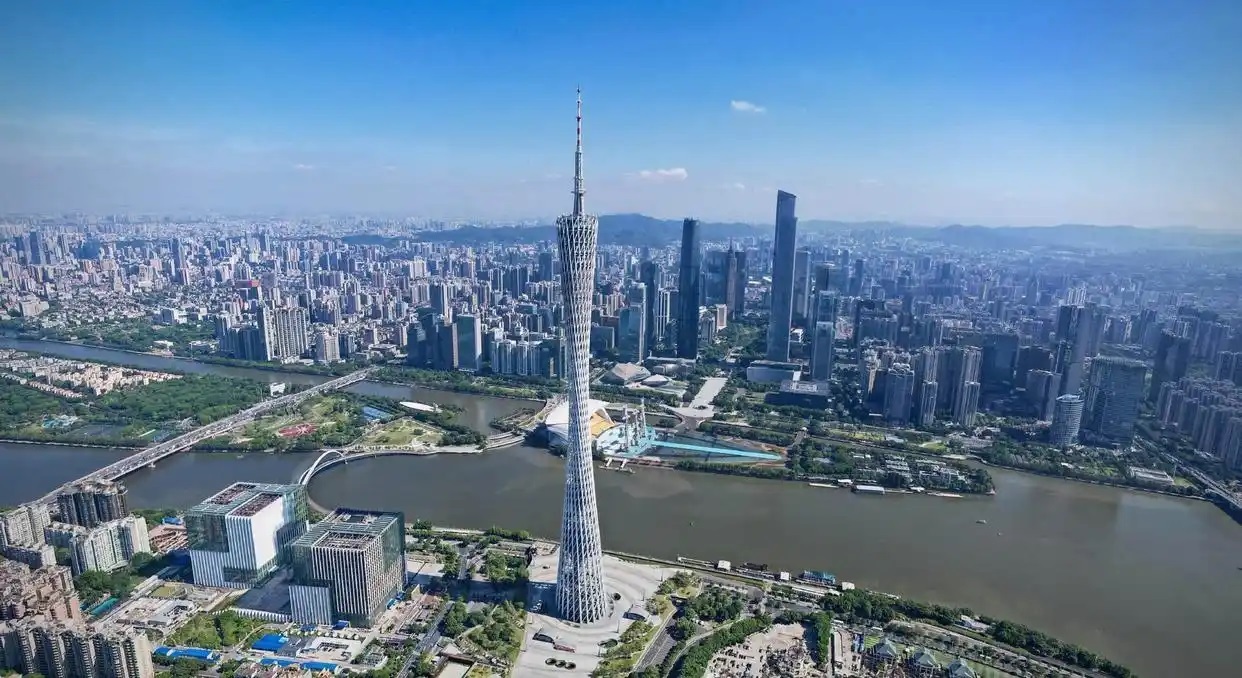 开放、创新、合作,这是2026年APEC峰会聚焦的三大优先领域,也恰恰是广东一以贯之的发展密码。 开放、创新、合作,这是2026年APEC峰会聚焦的三大优先领域,也恰恰是广东一以贯之的发展密码。