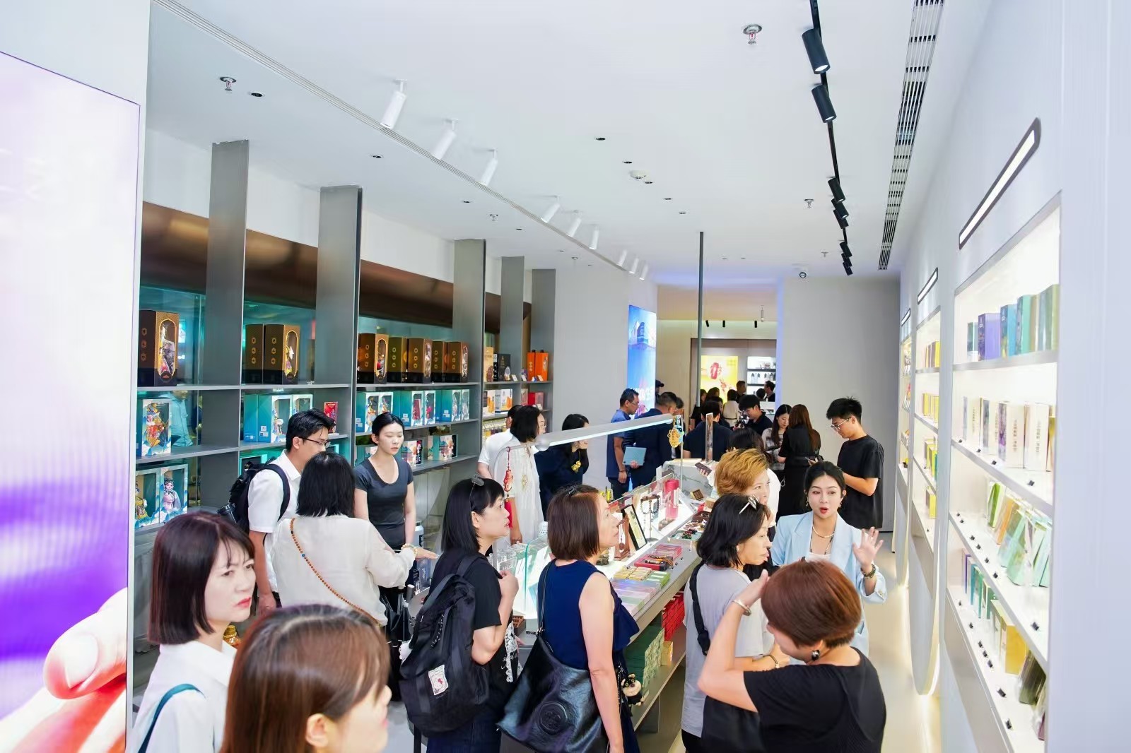 横琴跨境电商直播示范区启用 横琴跨境电商直播示范区启用