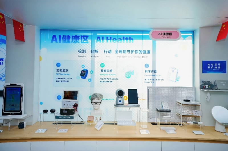 从创意到出样只要48小时,人工智能6S店从深圳火到海外 从创意到出样只要48小时,人工智能6S店从深圳火到海外