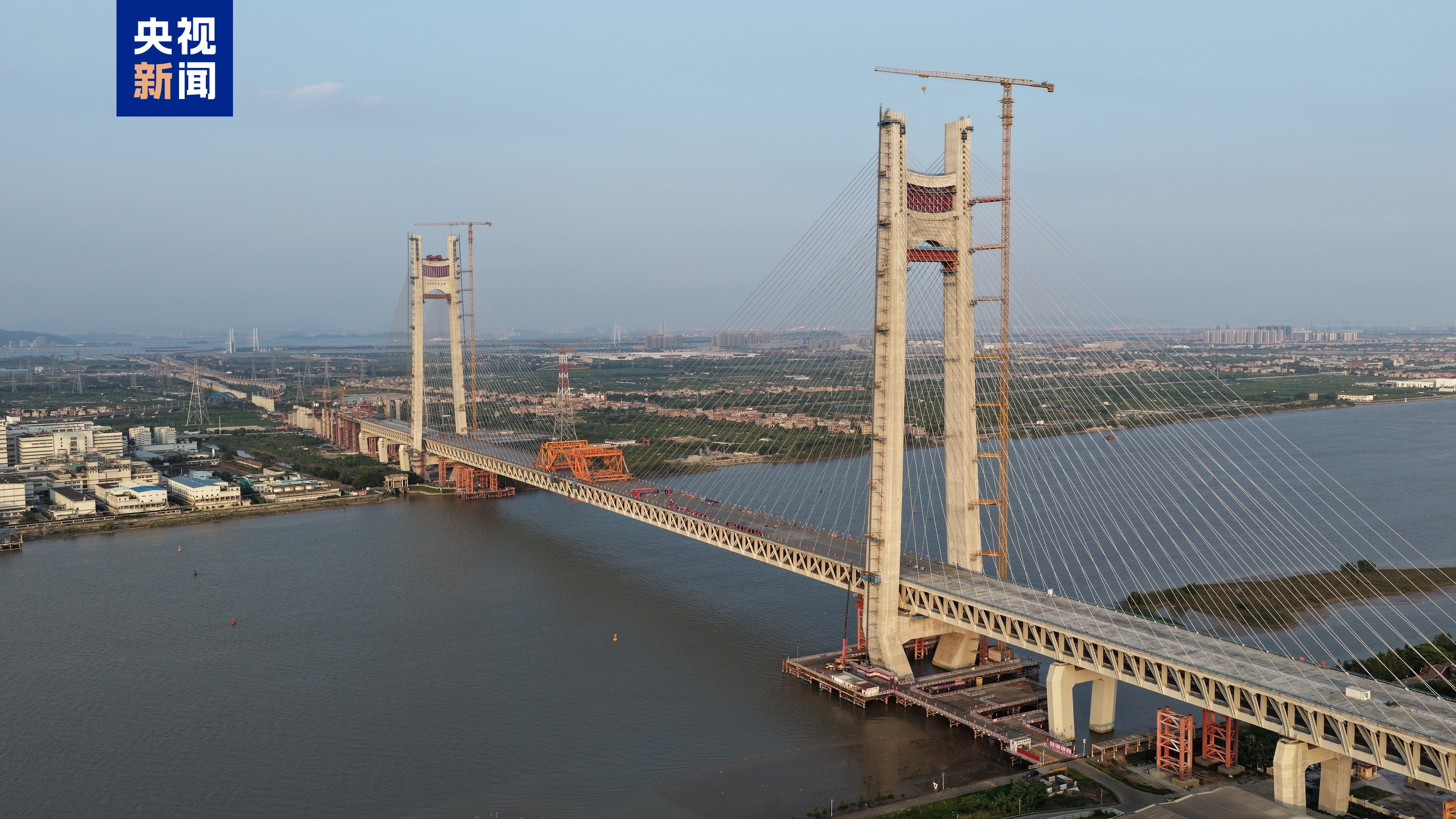 深圳至江门铁路最大跨度斜拉桥今日合龙 未来将“1小时达”