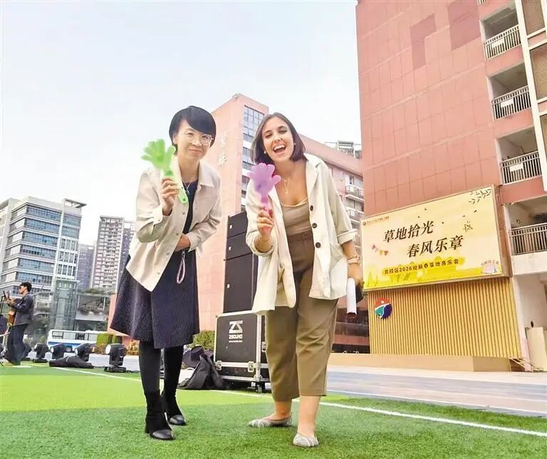 西班牙姑娘在深圳创业“架桥”
