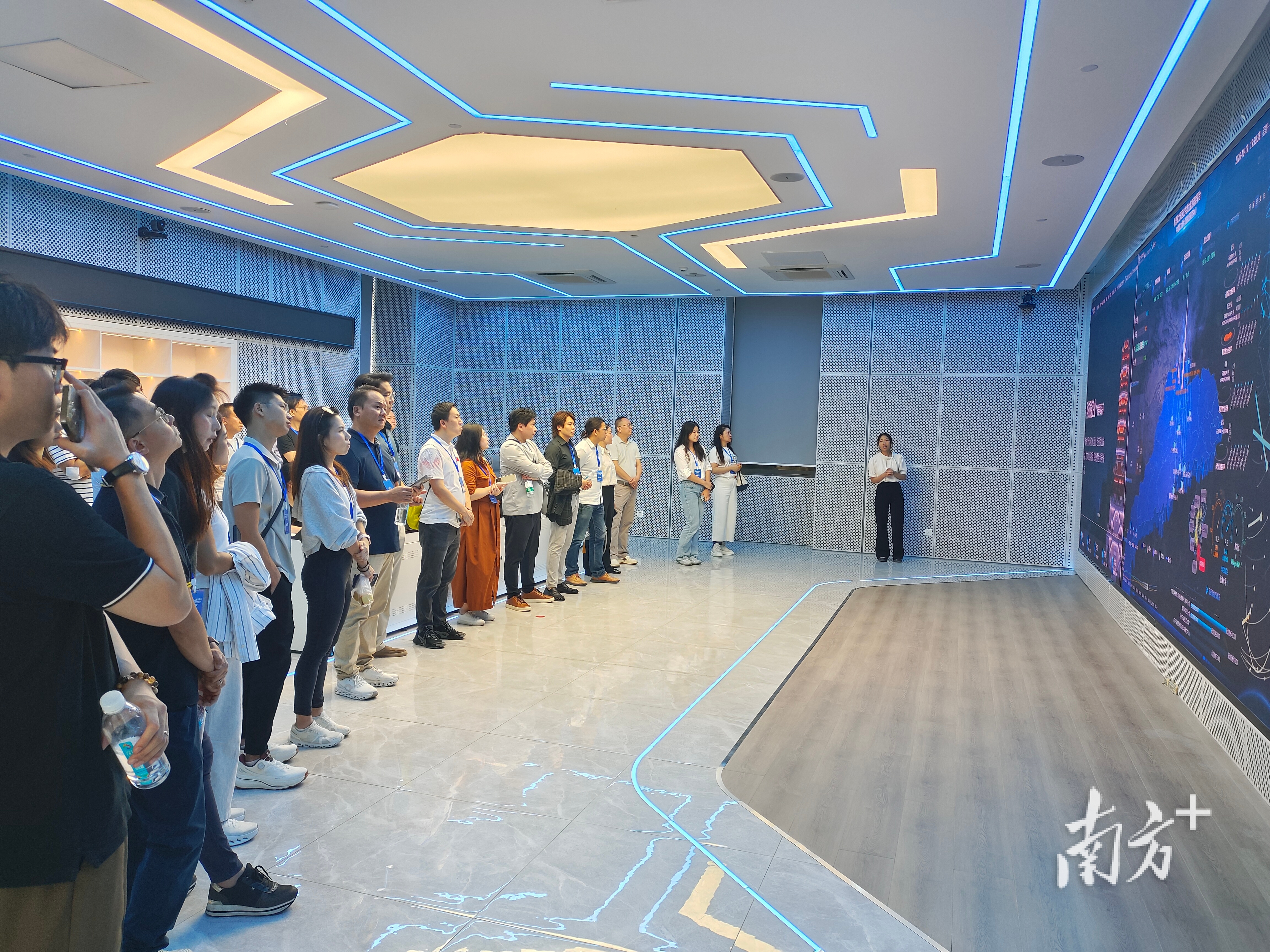 探寻产业合作新机遇,港澳青年走进韶关 探寻产业合作新机遇,港澳青年走进韶关