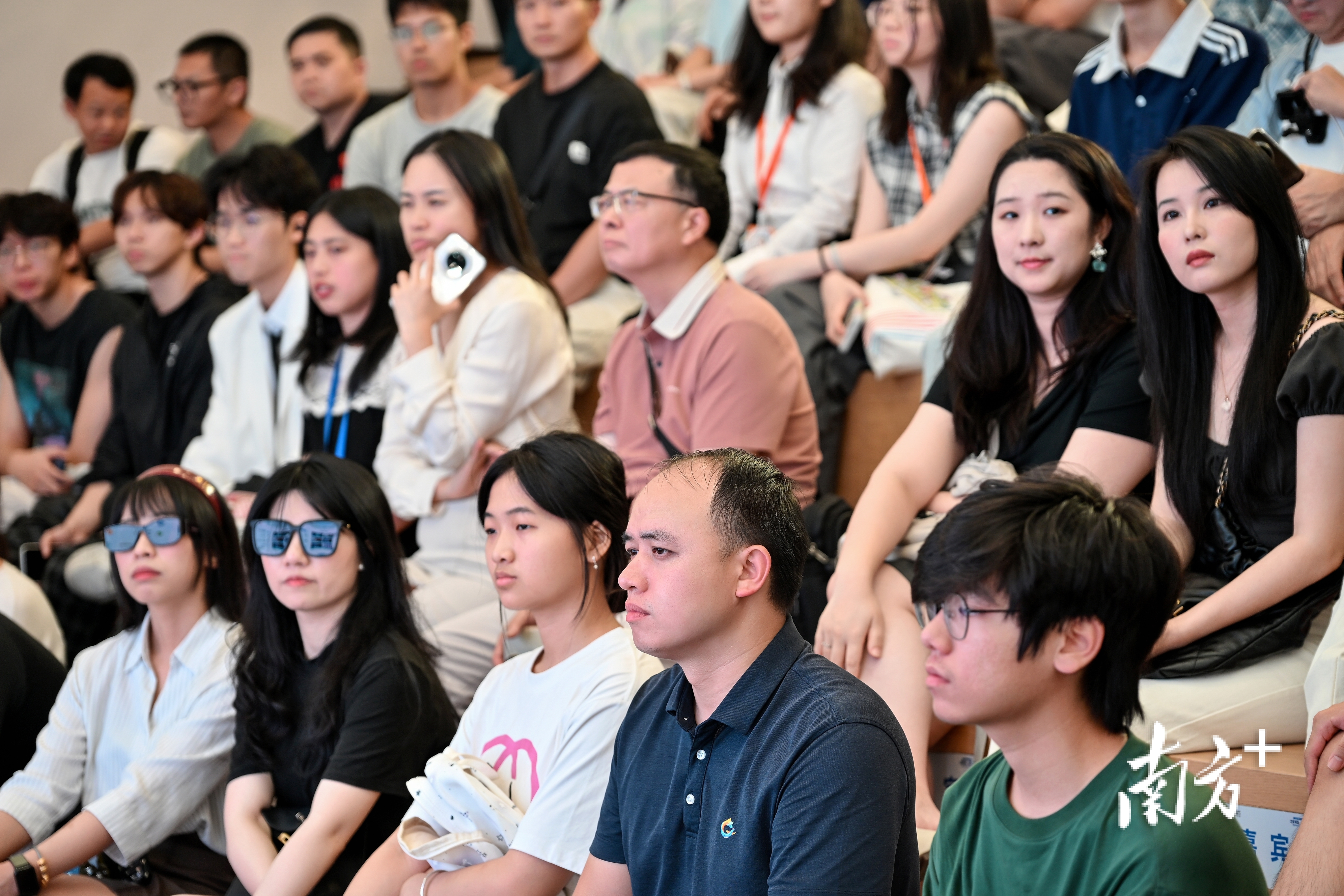 一场粤港澳大湾区人才盛会为何要开四场产业“开放麦”? 一场粤港澳大湾区人才盛会为何要开四场产业“开放麦”?